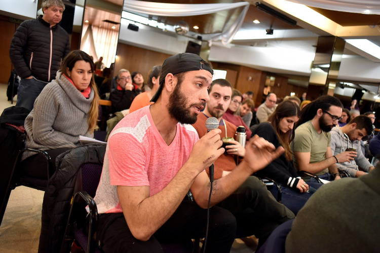 Asamblea de trabajadores de la Agencia Nacional de Vivienda (ANV), ayer, en la Cooperativa Bancaria | Fotos: Ricardo Antúnez / adhocFOTOS