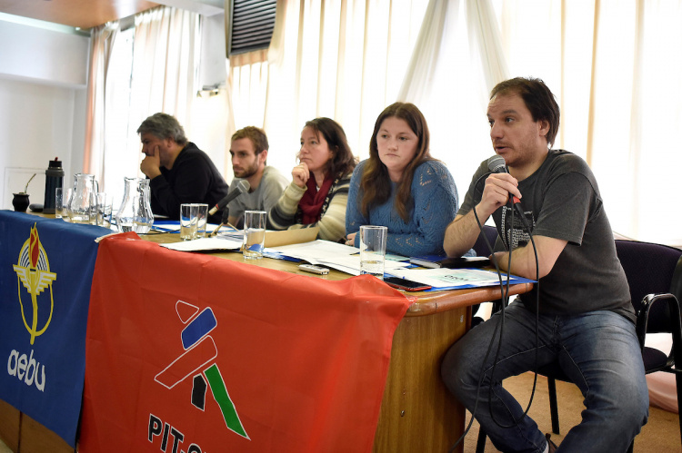 Mesa de la asamblea.