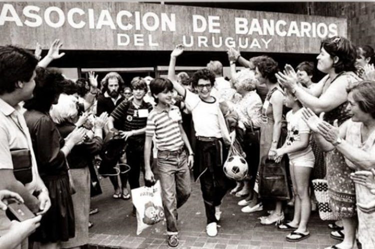 Llegada de los niños a AEBU | Foto: Museo de la Memoria