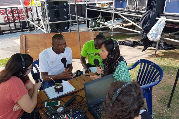 En trasmisión de Radio Camacuá de la Jornada Continental, Irene Rügnitz y Andrea Moreni entrevistan a participantes de Haití y Togo (África)