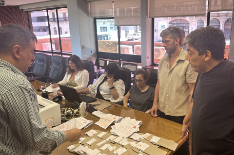 Escrutinio de las elecciones de Comisiones Representativas | Fotos: Irene Rügnitz