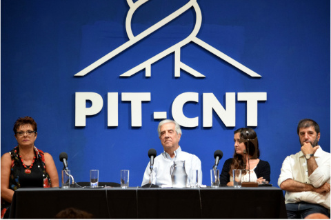 Tabaré Vázquez en el homenaje realizado ayer por el PIT-CNT | Foto: Alexis Vilariño