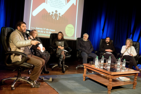 Mesa de reflexión «Violencia y propiedad» esta mañana, en Sala Camacuá de AEBU | Fotos: Ricardo Antúnez / adhocFOTOS